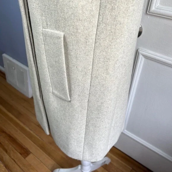 J‎ Crew City Coat Wool Blend Light Gray Mock Neck Hidden Buttons Women's Size 2 - Picture 2 of 6